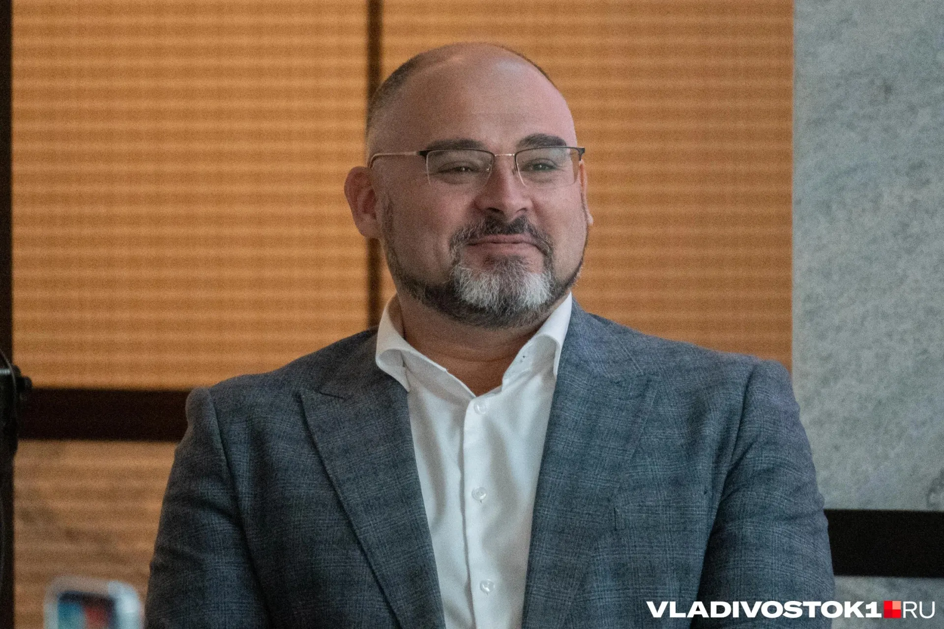 Региональное отделение партии предложило губернатору Приморья кандидатуру действующего мэра Константина Шестакова. Его срок полномочий истекает 5 августа; по версии партии, в рамках утверждённого мастер‑плана выполнено около 200 мероприятий с финансированием свыше 9 млрд рублей.