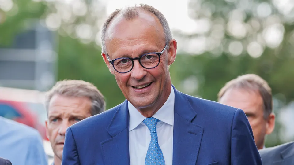На открытии конференции по восстановлению Украины канцлер Германии заявил о необходимости переговоров, заморозки линии фронта и усиления давления на Россию при одновременной поддержке Киева.