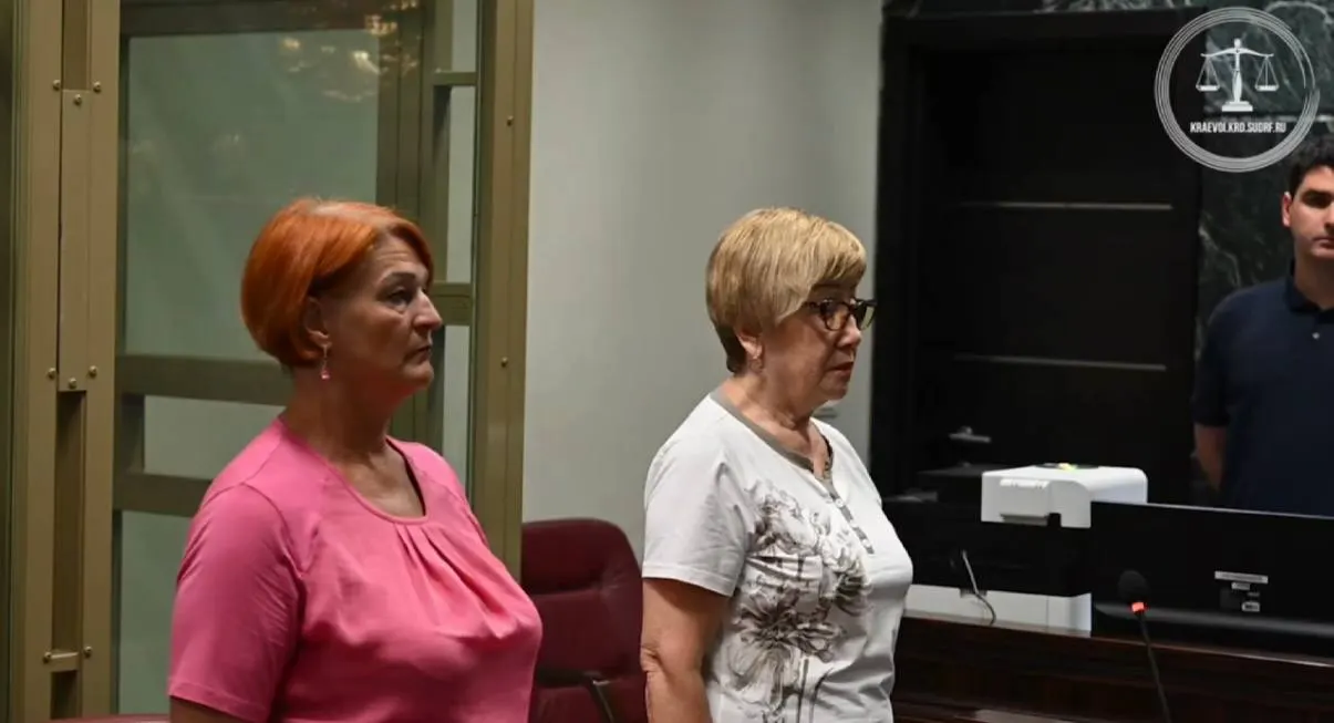 Женщина осуждена за высказывания в интернете, где она оправдывала действия Гитлера и одобряла Холокост; суд назначил условное лишение свободы.