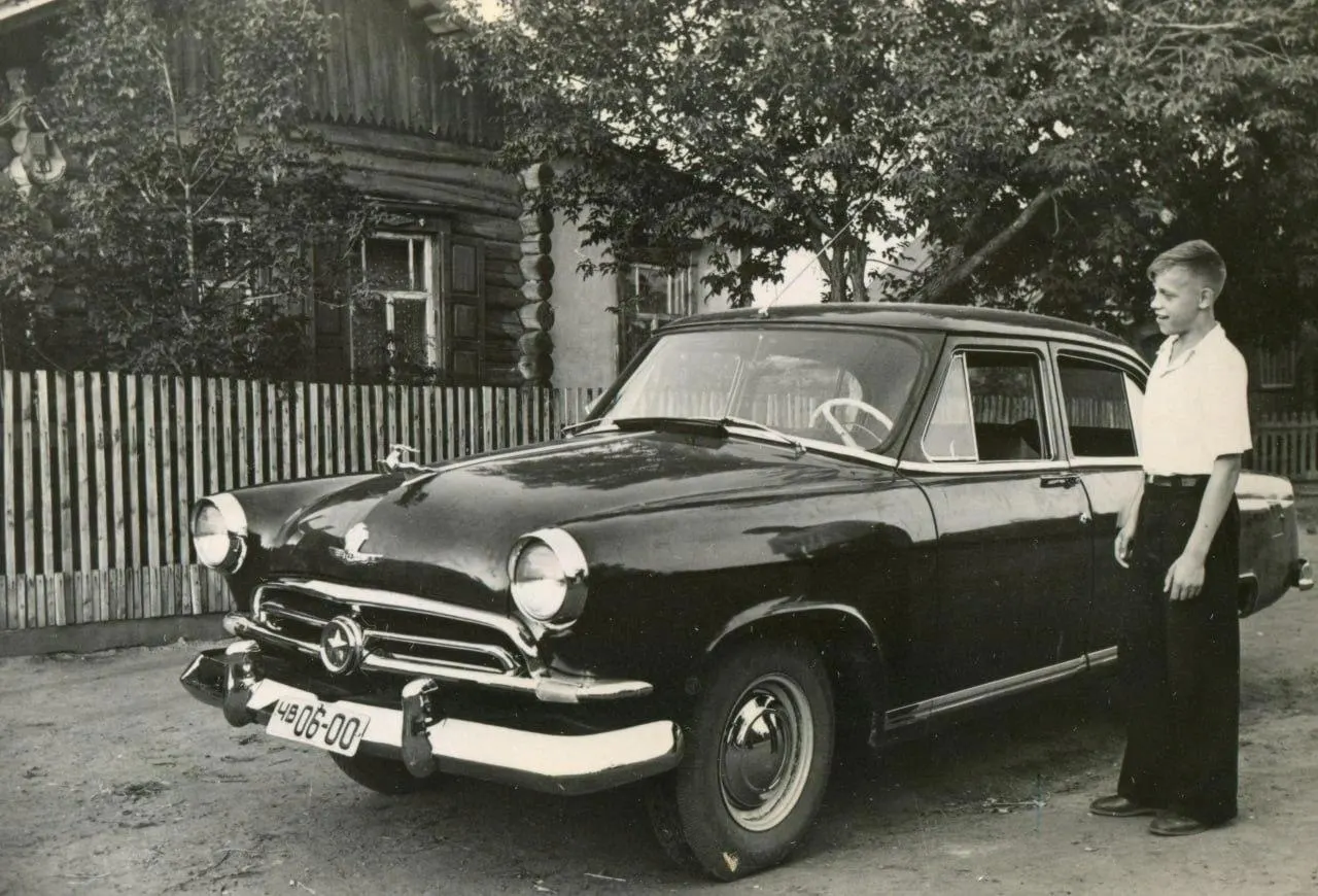 В августе 1957 года семья из Челябинска выиграла в лотерею вишнёвую «Волгу»: автомобиль привезли с конвейера, а победный билет купили в честь VI Всемирного фестиваля молодёжи.