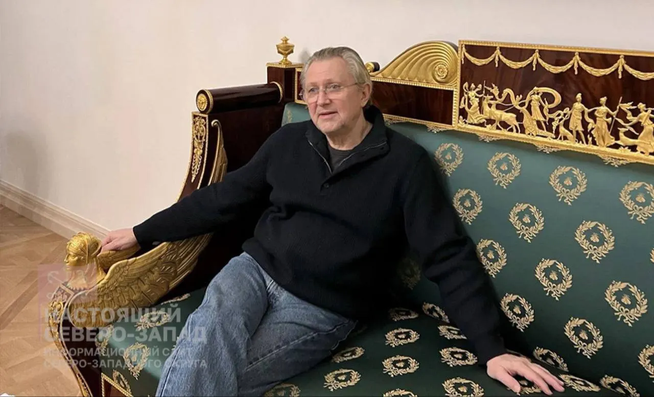 В Санкт-Петербурге задержаны 75‑летний бизнесмен Илья Трабер и его партнёр Владимир Даниленко; одновременно проходят обыски по связанным адресам. Следствие связывает действия с расследованием убийства депутата в 2020 году.