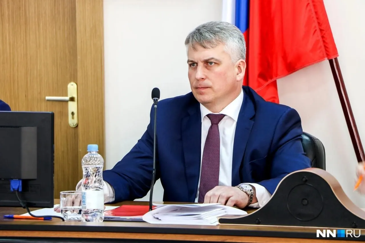 Сергей Белов, занимавший пост сити-менеджера до октября 2017 года, назначен руководителем ЗАО «Концерн „Термаль“». Ранее он руководил «Нижегородским водоканалом» и фигурировал в деле по обрушению общежития 2014 года.