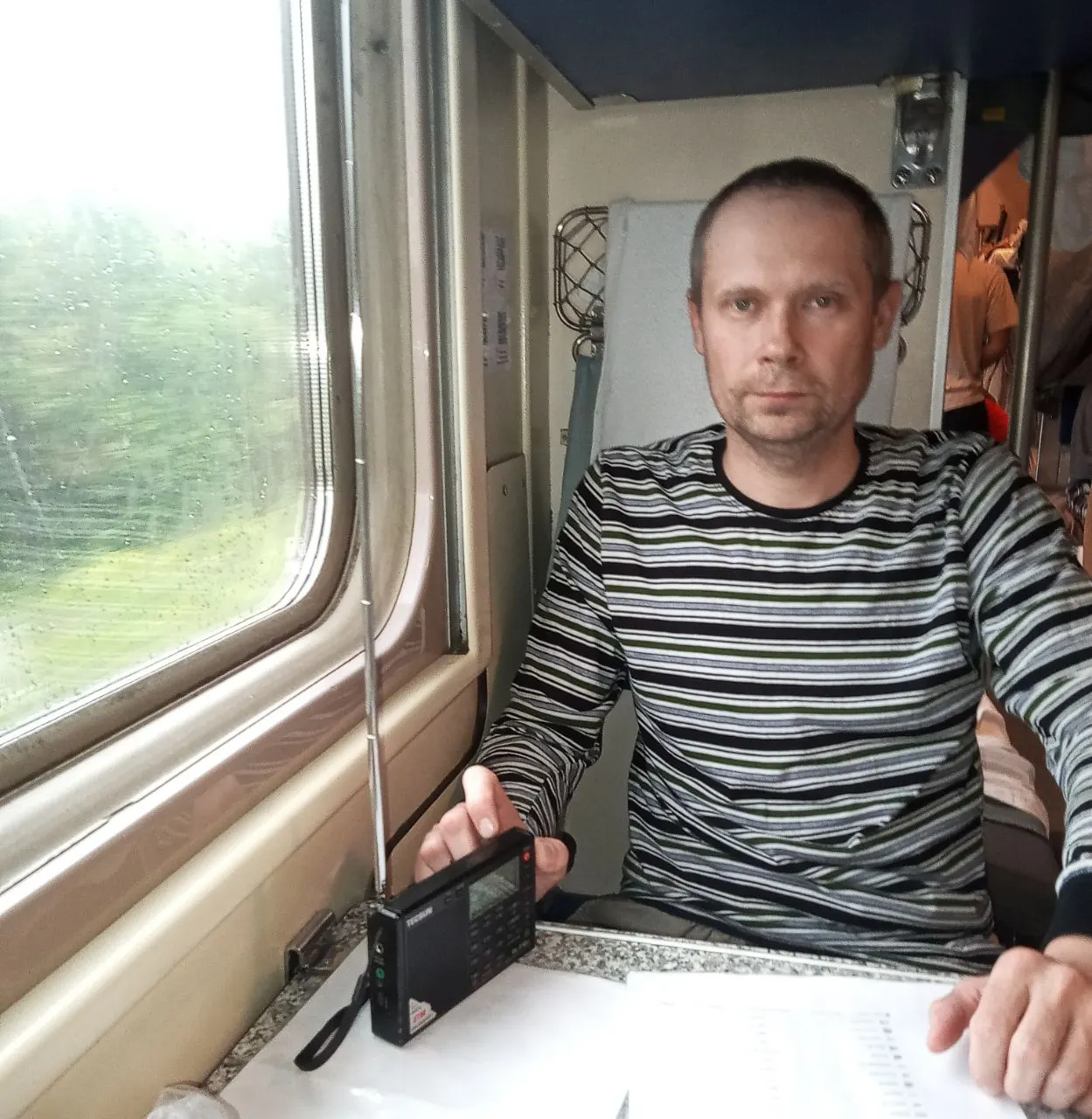 Михаил Шарыгин вышел из ИК‑13 в Свердловской области и воссоединился с семьёй. Год назад его приговорили по статье об участии в деятельности экстремистской организации.