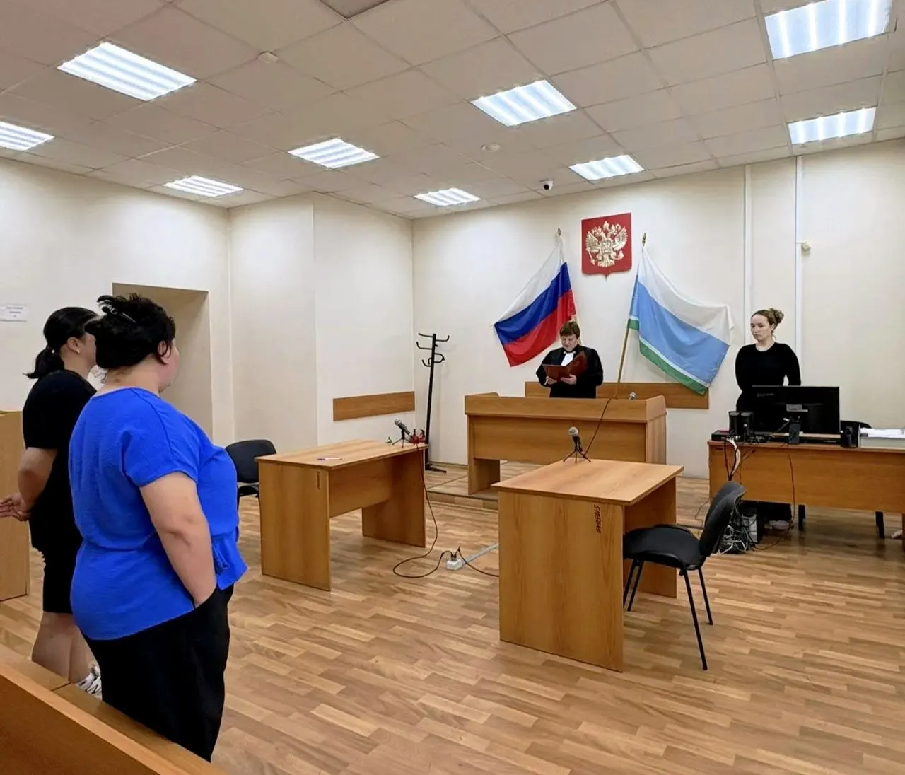 Суд в Березовском признал многодетную мать виновной в жестоком обращении с годовалым ребёнком — наказание ограничилось штрафом в 20 тыс. рублей. Ребёнка госпитализировали, у семьи ранее были замечания со стороны органов профилактики.