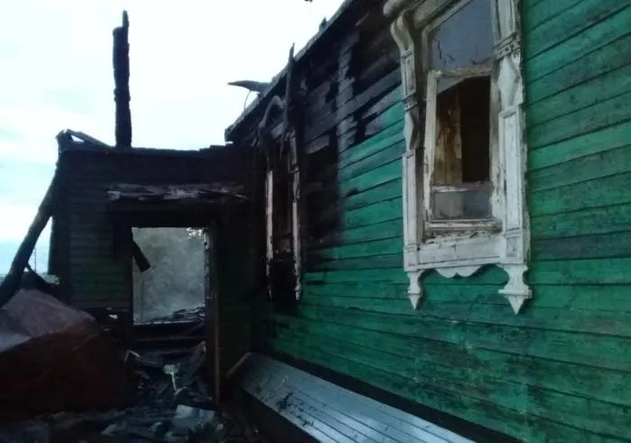 Через семь лет после пожара в поселке Суринский полиция задержала предполагаемого заказчика и исполнителя поджога частного дома, в результате которого погибла пенсионерка.