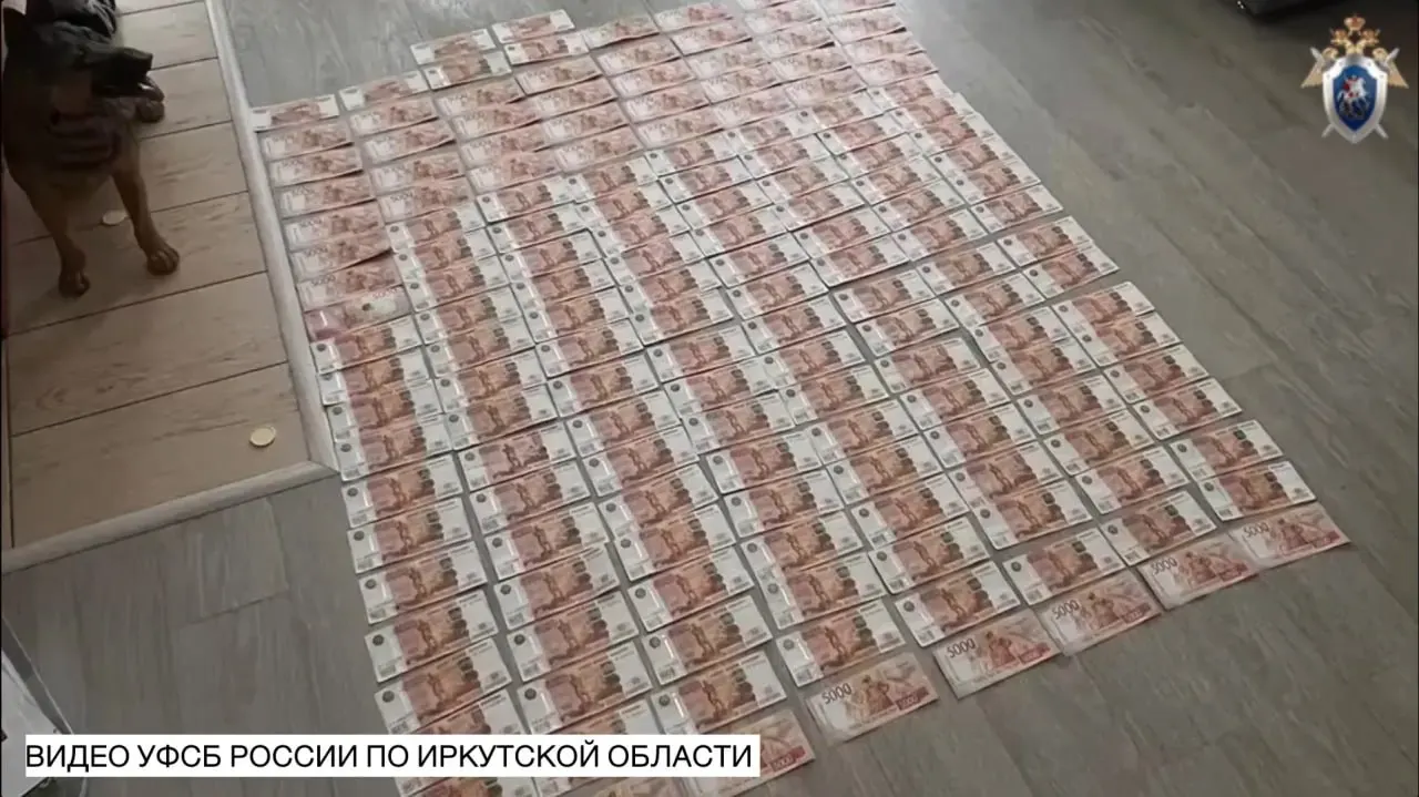 Следствие возбудило уголовное дело по статье о растрате в особо крупном размере: по версии правоохранительных органов, договоры на ненужные поставки привели к ущербу не менее 2,6 млн рублей.