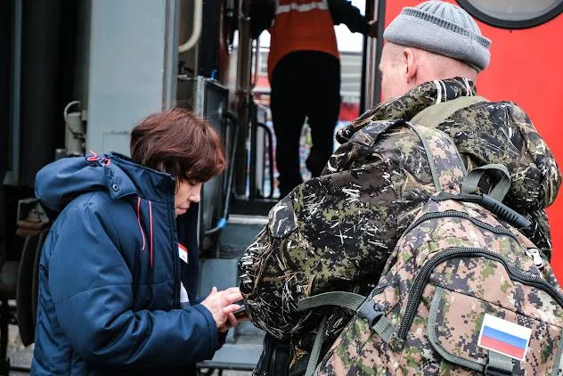 Рейды за призывниками в Пензенской области, роспуск комиссии по экологии в Общественной палате, приговор зампреду «Яблока», сокращение потока новобранцев и задержания за продажу бензина — сводка ключевых событий.