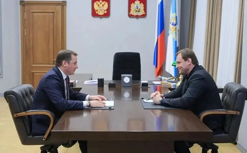 Сергей Пахомов по итогам выездного заседания отметил, что Архангельская область демонстрирует положительный пример применения механизма КРТ и соблюдения закона о синхронизации ввода жилья и социальной инфраструктуры.