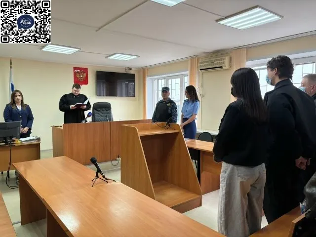 Центральный районный суд Оренбурга 29 июня приговорил владельца и двух сотрудников бара к срокам от 2 лет 3 месяцев до 7 лет по обвинению в создании и участии в «экстремистской» организации; с владельца взыскали 1 млн рублей.