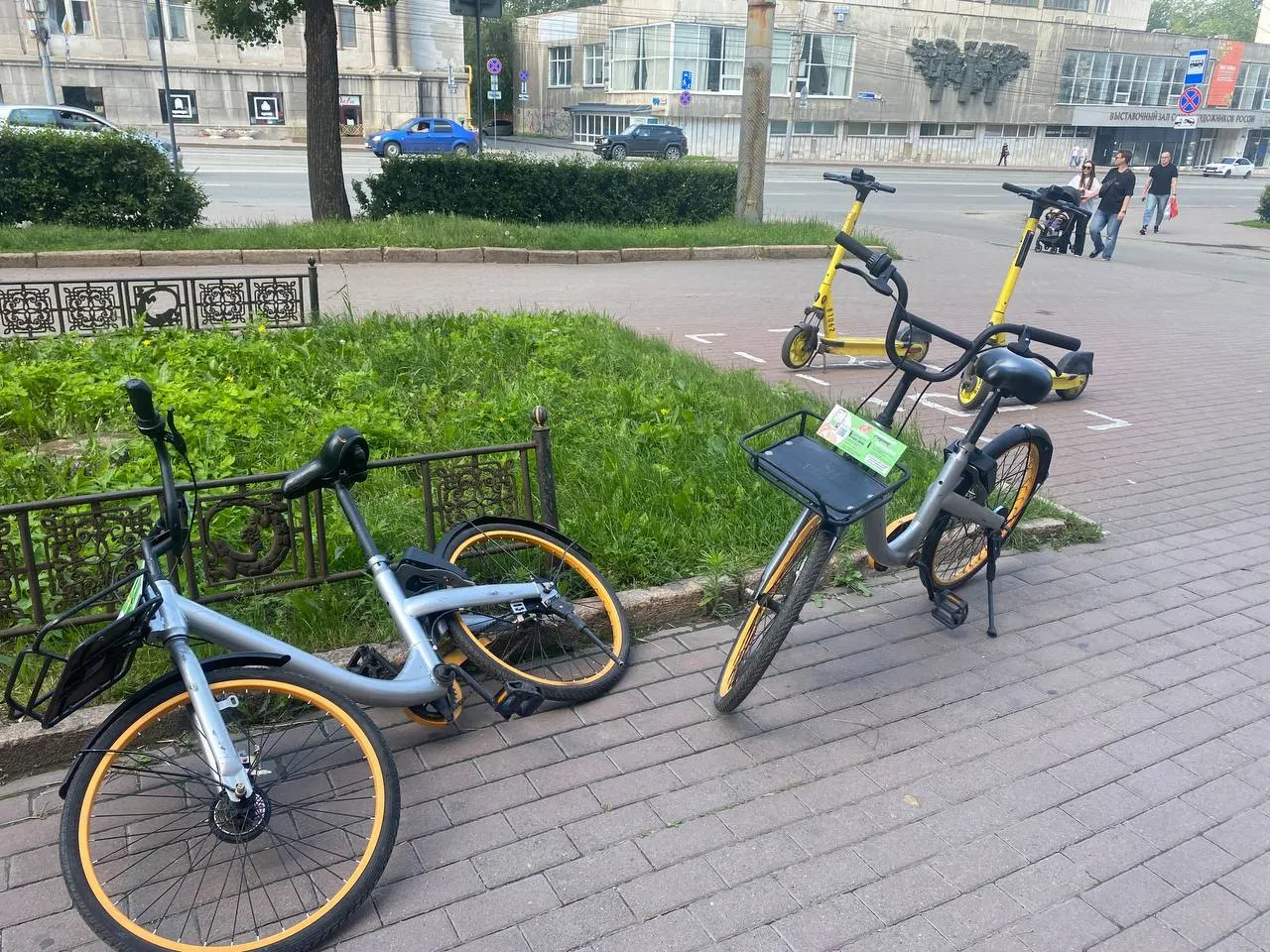 В Челябинске появился новый шеринговый сервис: в парке сейчас 66 велосипедов, аренда — 3 рубля в минуту или 350 рублей за 12 часов.