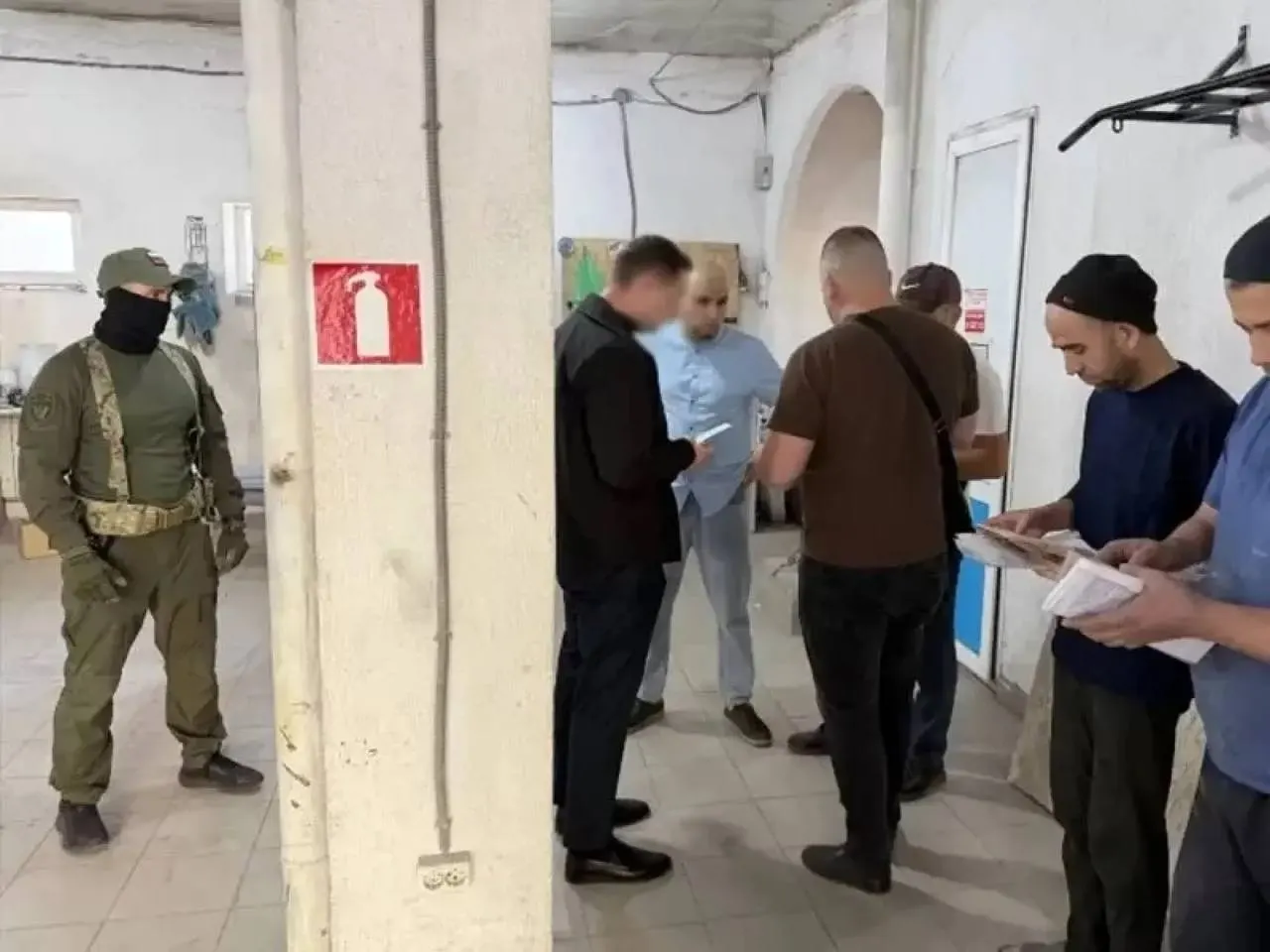 В ходе первого этапа операции «Нелегал–2026» в регионе обнаружили около 600 нарушений: 32 иностранца подлежат выдворению, 11 — депортации, выявлены случаи работы без разрешений и фиктивной регистрации.