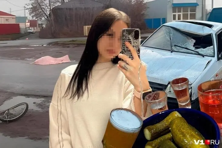 ДТП произошло 18 ноября в Еланском районе: пьяная 20-летняя женщина без прав сбила ехавшую по обочине велосипедистку. Обвиняемой грозит до 12 лет лишения свободы, материалы дела направлены в районный суд.