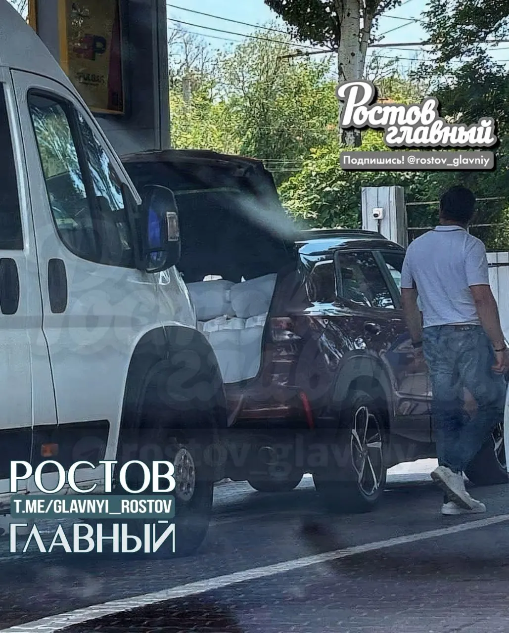 По сообщению читателя, в Ростове двое на машинах с «левыми» номерами набирают 95‑й бензин в обычные пластиковые канистры по 5–10 штук; из‑за этого на некоторых АЗС закончился 95‑й.
