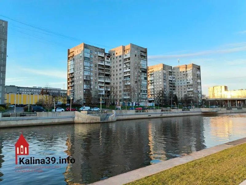 Администрация города подала 19 исков к 37 жильцам дома №68 на Московском проспекте после отключений коммунальных услуг. Жители требуют юридических гарантий и понятной процедуры расселения.