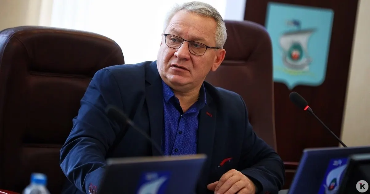Олег Аминов заявил, что при оценке работы муниципальных платных стоянок важнее доступность мест для жителей и льготников, а не поступления в бюджет.