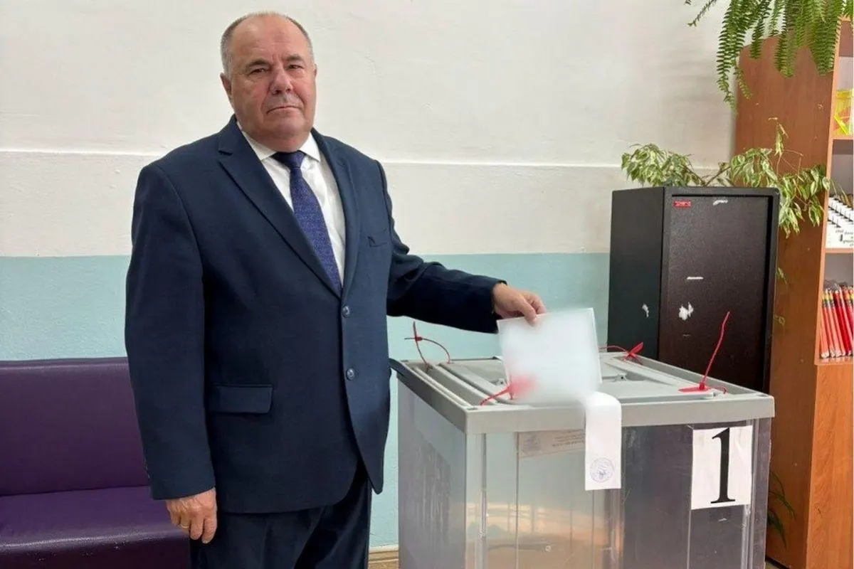 Тулунский городской суд удовлетворил иск прокурора и досрочно прекратил полномочия мэра Михаила Гильдебранта. Решение пока не вступило в законную силу; прокуратура связывает это с предполагаемыми нарушениями антикоррупционного законодательства.