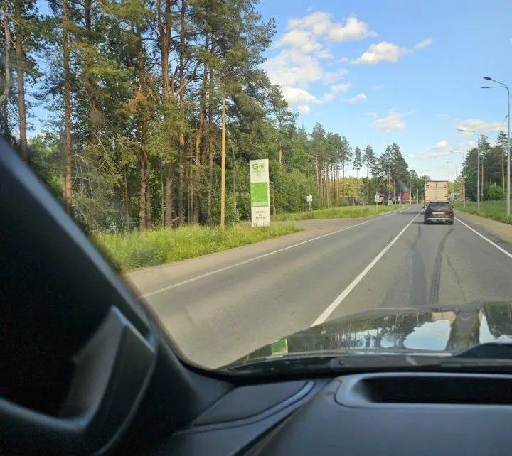Автомобилисты сообщают, что АЗС при выездах из Петрозаводска закрыты или не продают топливо — проблемы отмечают в нескольких населённых пунктах.