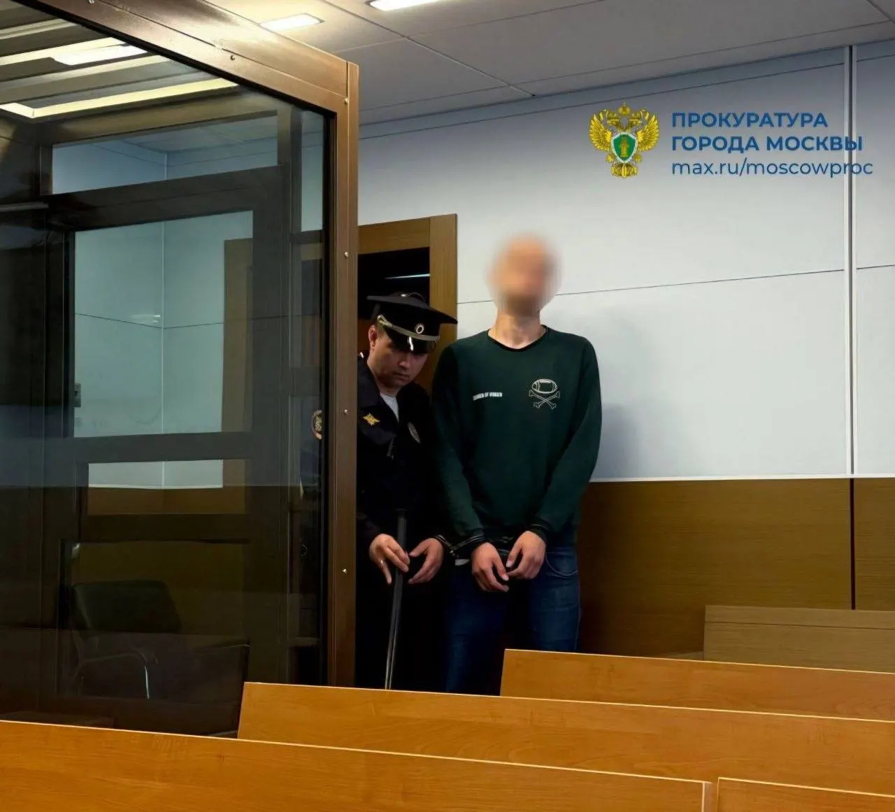 Суд поместил под стражу 22-летнего мужчину, которого обвиняют в убийстве его 4‑месячной беременной возлюбленной: по версии следствия, женщина была задушена, тело обнаружил сам подозреваемый.