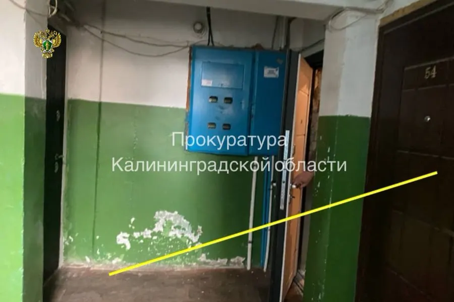 В Светлогорский городской суд передали уголовное дело в отношении 44‑летнего мужчины, которого обвиняют в угрозе применения насилия и попытке помешать действиям полиции во время выезда по сообщению о домашнем конфликте.