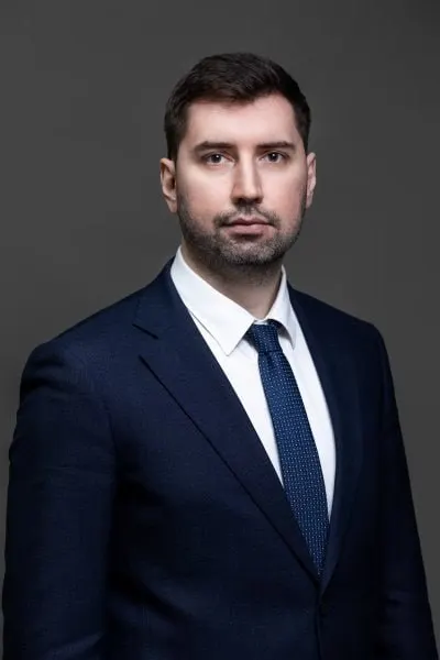 Бывший министр экономического развития региона Денис Исмагилов назначен и.о. зампреда правительства Нижегородской области. Он будет курировать гос и муниципальный контроль, Госжилинспекцию, Гостехнадзор и охрану объектов культурного наследия. Пост министра экономического развития пока вакантен.