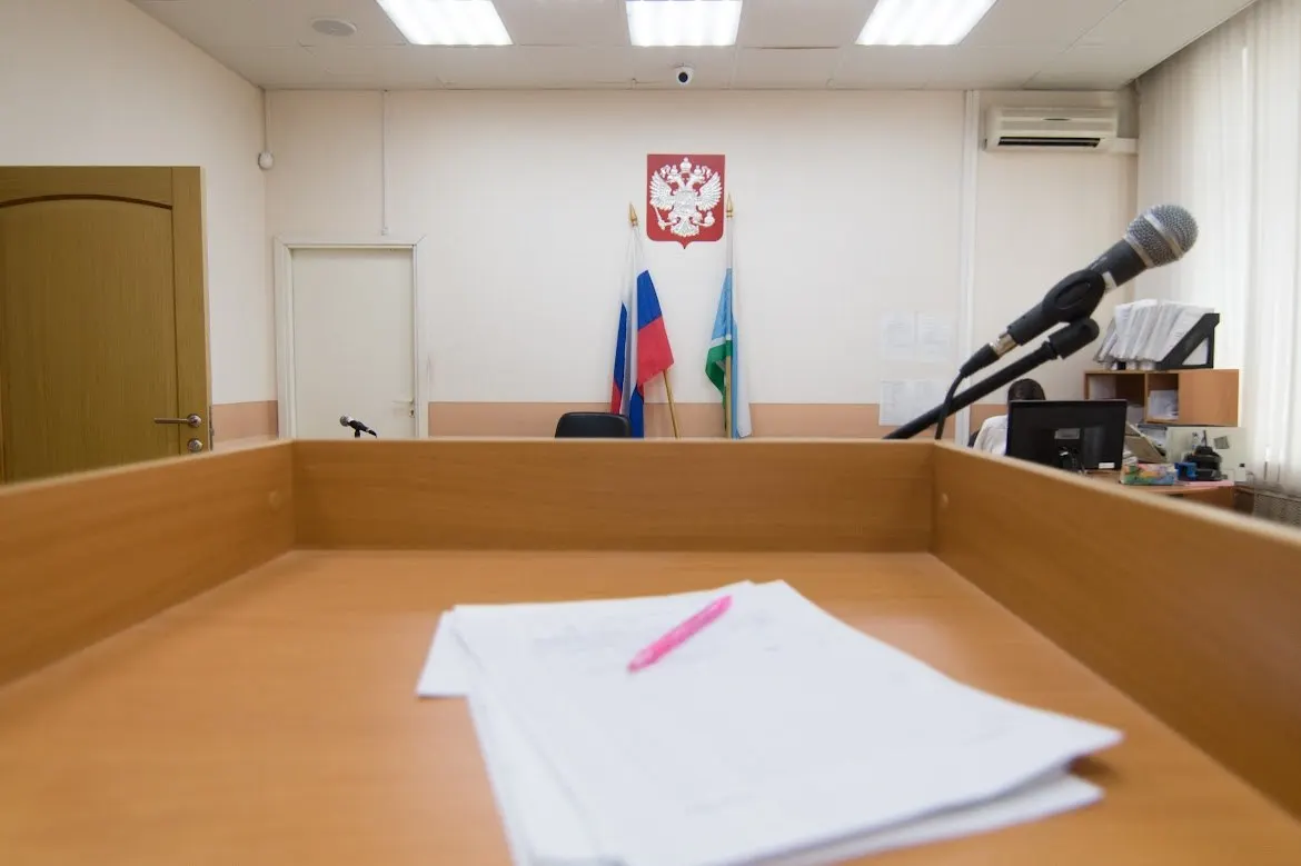 Главного редактора из Реже признали виновной по статье о клевете с использованием служебного положения; уголовное преследование закрыто из‑за истечения срока давности, но местные жители и депутаты остались недовольны.