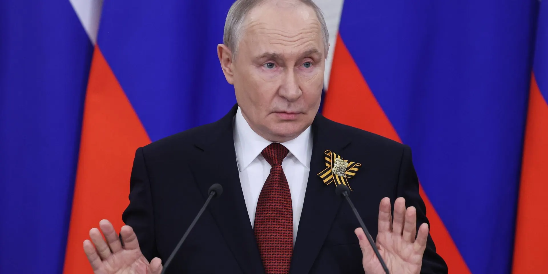Минфин и Центробанк предупредили президента, что бюджет не выдержит нынешнего уровня расходов на войну. Чиновники предлагают сокращения в невоенных статьях, тогда как Минобороны требует увеличения финансирования — дефицит и давление на соцрасходы уже растут.