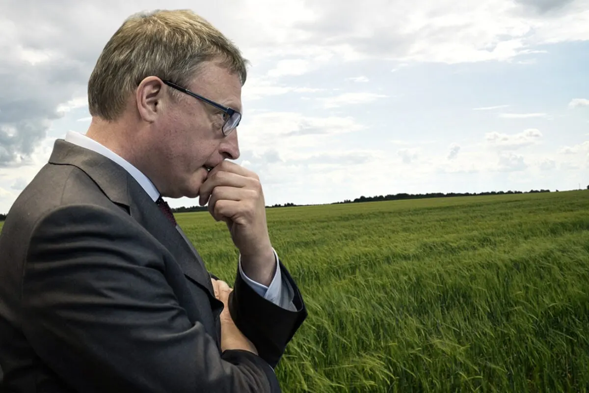 Предприниматель заявляет о 1,5 млрд руб. ущерба при сделке с участком площадью 64 га; право на землю позже переоформили, продали и раздробили на участки.