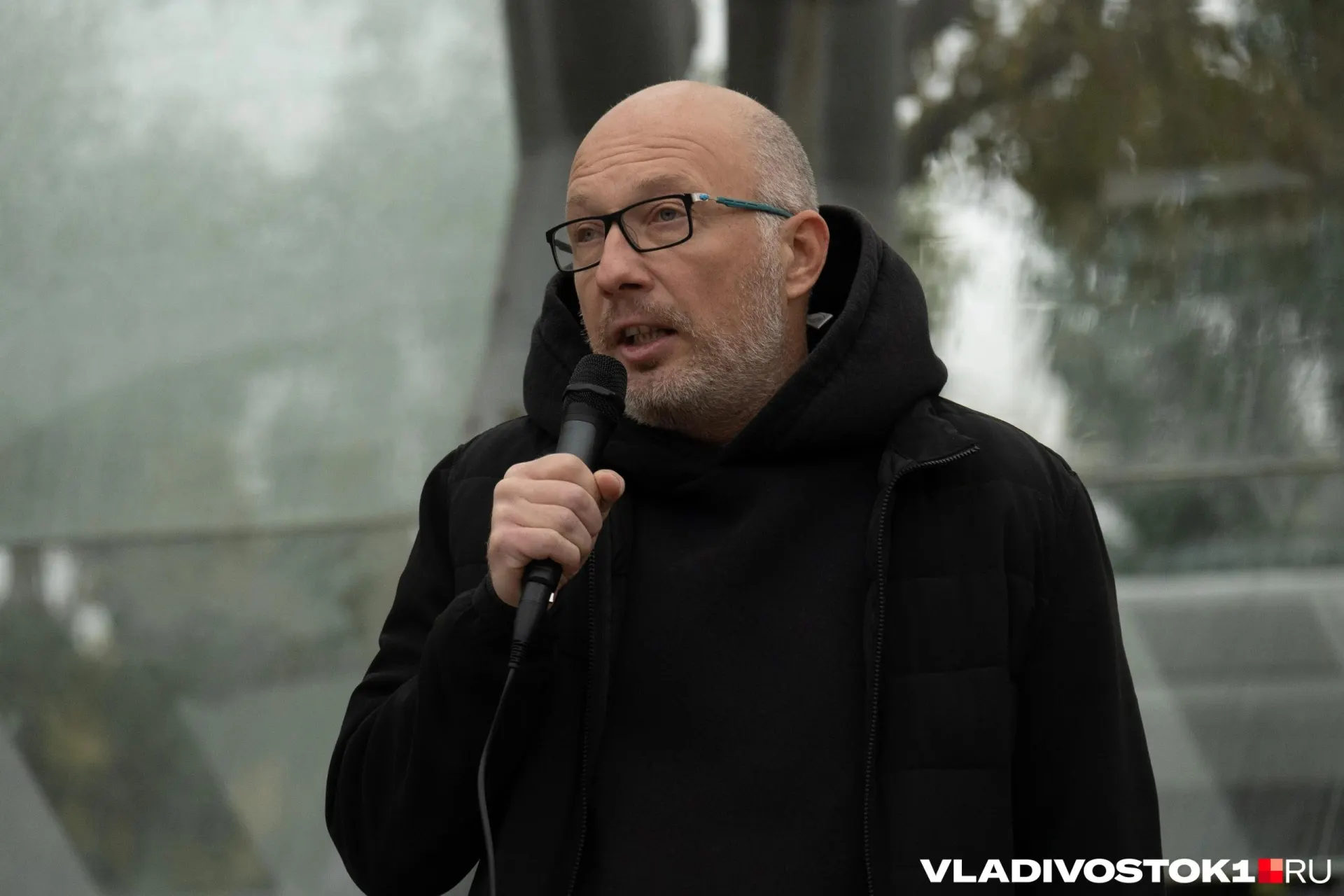 Коллегия 9 кассационного суда отклонила жалобу экс‑депутата Заксобрания Приморского края Геннадия Шульги на восстановление мандата. Ранее споры шли из‑за противоречия краевой нормы федеральному закону о статусе депутата.