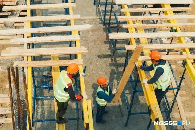 Петербургская компания инвестирует в строительство комплекса на Левобережье Омска; объект должны возвести до конца 2034 года. Инвестор займётся проектированием, строительством и привлечением внебюджетного финансирования.