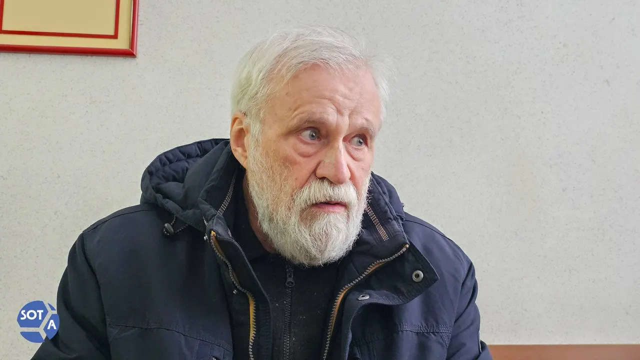 Губернатор Свердловской области утвердил новый состав комиссии по восстановлению прав реабилитированных жертв репрессий: из неё исключили председателя екатеринбургского «Мемориала», в состав включён бывший начальник полиции; численность комиссии сократилась.