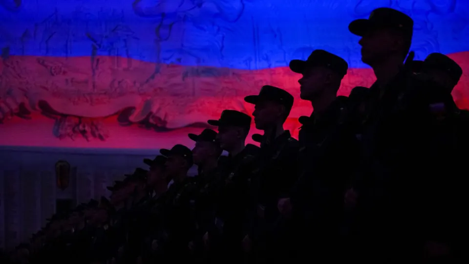 Западные источники предупреждают, что российское военное производство достигло предела возможностей, и при сохраняющихся потерях единственным быстрым способом нарастить силы может стать масштабная мобилизация.