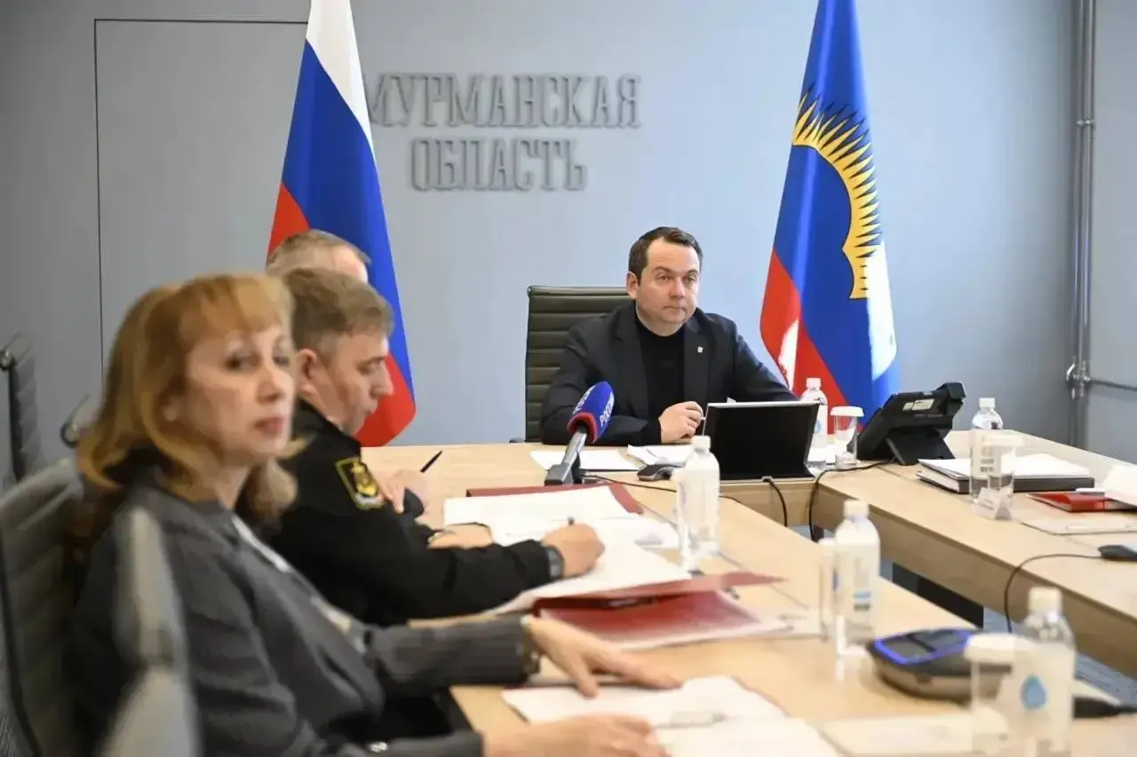 Власти сообщили, что в поселке усилили охрану и расширили видеонаблюдение; сейчас решается вопрос закрепления участкового для постоянного поддержания правопорядка.