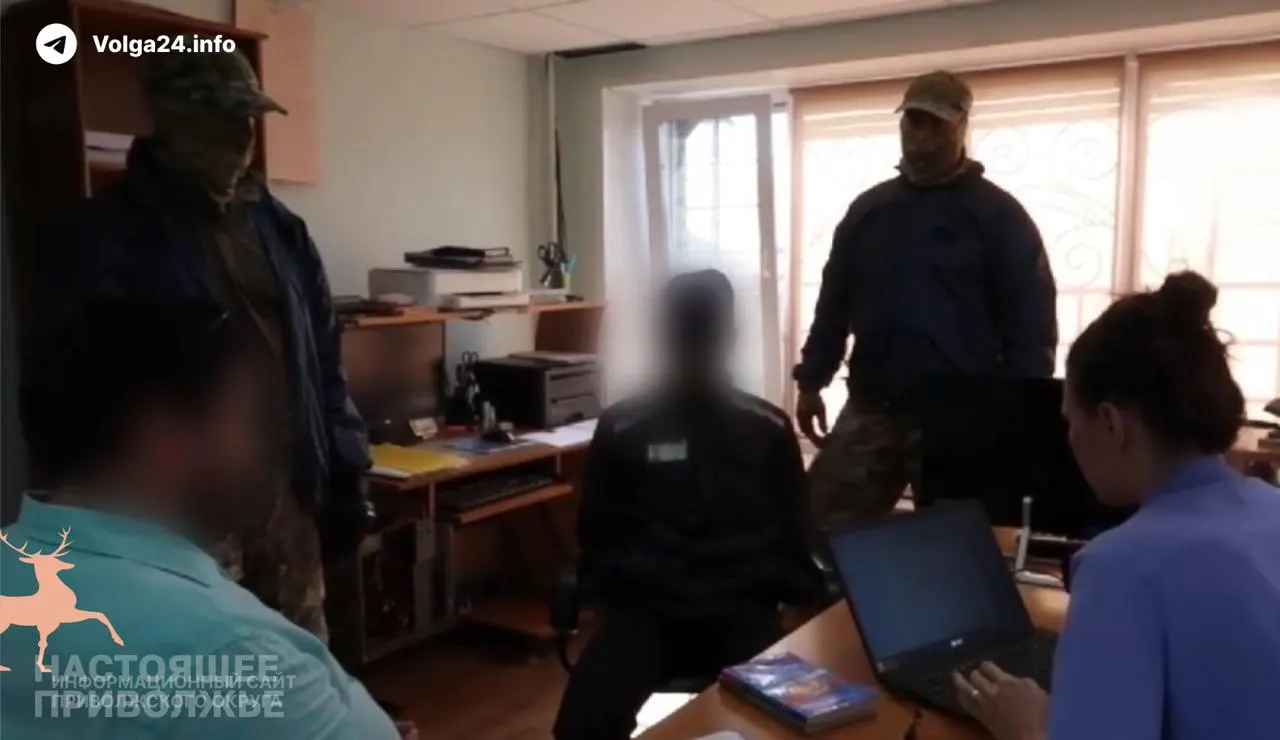 Суд признал троих заключённых виновными в экстремизме и планировании вооружённого бунта и массового побега; им назначены сроки от 8 лет до 10,5 лет колонии строгого режима.