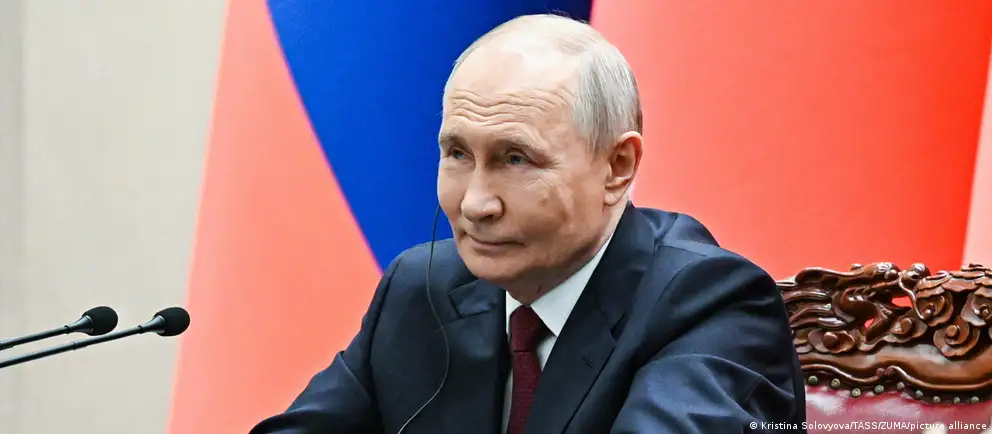 Президент будто бы игнорирует удары беспилотников по нефтяной инфраструктуре и повсеместный дефицит бензина. Такое дистанцирование усиливает риск утраты доверия общества и правящего класса.