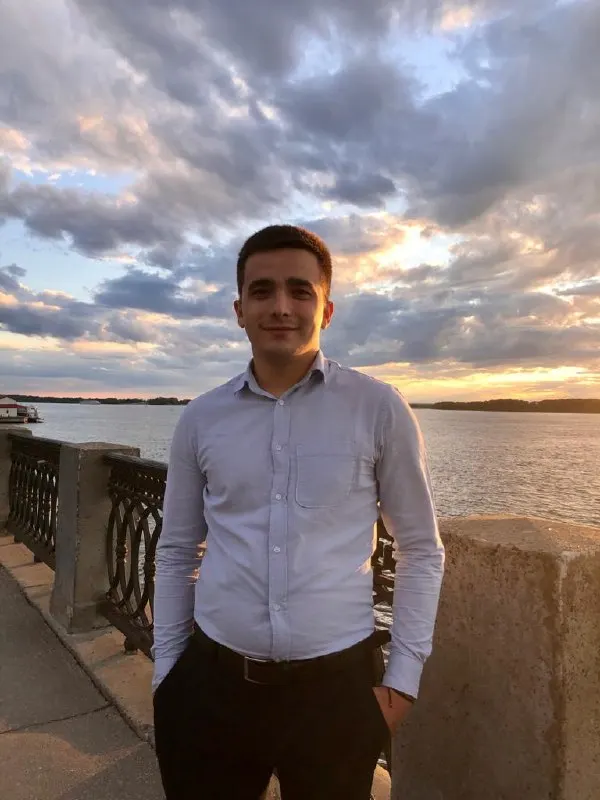 Мужчина, ранее отбывший срок за изнасилование, заявил, что шутил, когда предлагал защищать Диану Шурыгину, и теперь отказывается от этой роли.