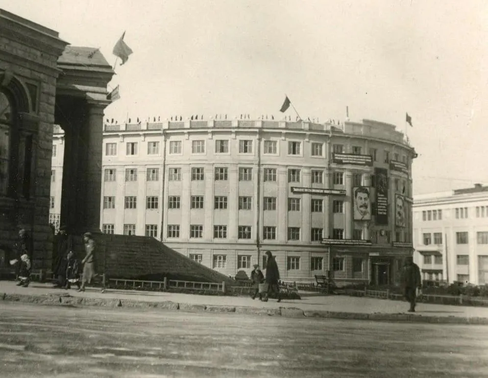 По архивным документам, осенью 1931 года от жителей и рабочих поступила инициатива назвать город «Коба» — в честь псевдонима Сталина. Вопрос дошёл до центральных инстанций, но переименование отложили и оно не состоялось.
