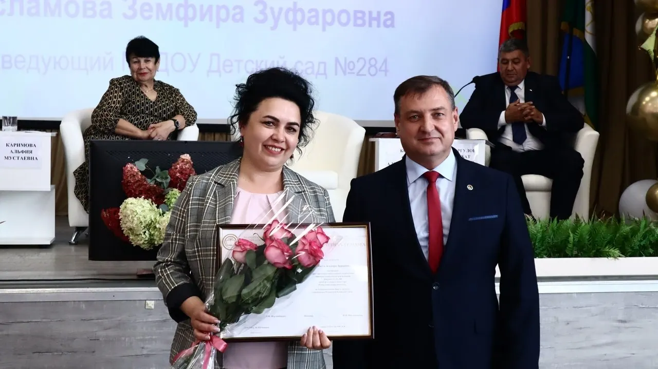 Родители и сотрудники детского сада №284 в Затоне выступают против повторного назначения Земфиры Исламовой: они вспоминают поборы, увольнения персонала и жалобы на условия в учреждении при её прежнем руководстве.