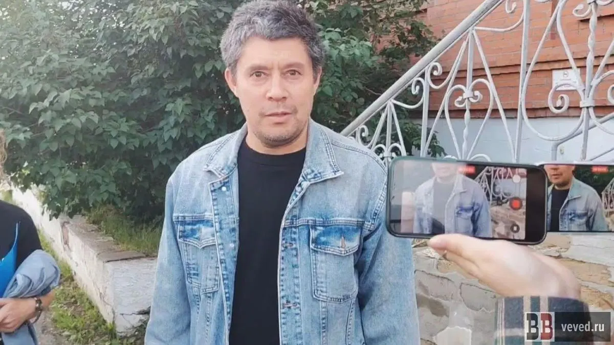 Болтачев был задержан на работе в Институте электрофизики УрО РАН, затем арестован по статье о «мелком хулиганстве». Сам он связывает это с намерением баллотироваться в заксобрание Свердловской области.