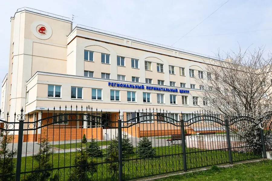 В министерстве заявили, что ребенок, родившийся 12 июня в состоянии тяжёлой асфиксии, жив и находится на лечении в отделении реанимации и интенсивной терапии новорождённых.