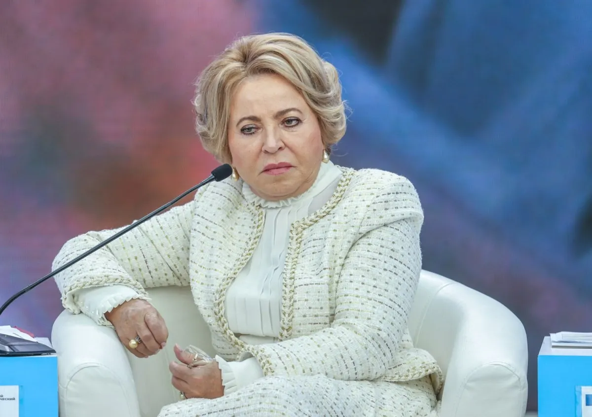 На ПМЭФ Валентина Матвиенко предложила менять критерии «успешности» — ориентироваться на количество детей в семье, отметив, что демография требует изменения мировоззрения.