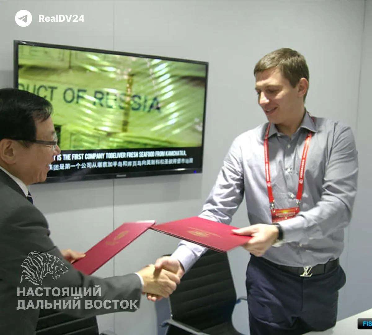 По данным источников, во Владивостоке арестован владелец группы компаний «Антей». В офисах холдинга прошли обыски, официальные обвинения пока не раскрываются. Компания — один из крупнейших игроков крабового бизнеса на Дальнем Востоке.