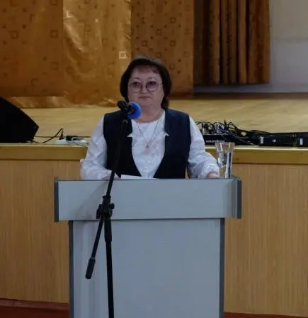 Жители Ордынского района собрали 268 подписей за отставку главы Козихи; она уволилась «по собственному желанию». Селяне недовольны состоянием дорог, уборкой снега и тем, что при изъятии скота весной 2026 года им не показали подтверждающих документов.