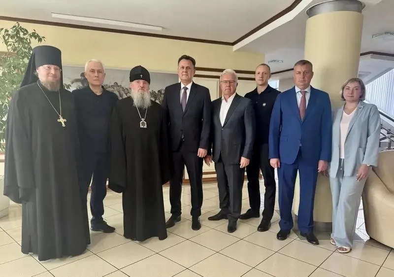 Усс провёл встречу с мэром, представителями администрации и церкви, чтобы ускорить подготовку документов и выйти на строительство храма на Стрелке.