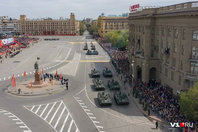 Памятник с площади Павших Борцов планируют перенести в Александровский сад — на пешеходную зону с видом на Новый экспериментальный театр.