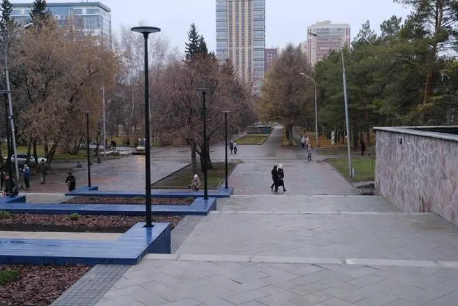 Жители выбирают 81 общественную территорию в 24 городах региона; проголосовать можно до 12 июня. В Новосибирске лидируют несколько скверов.