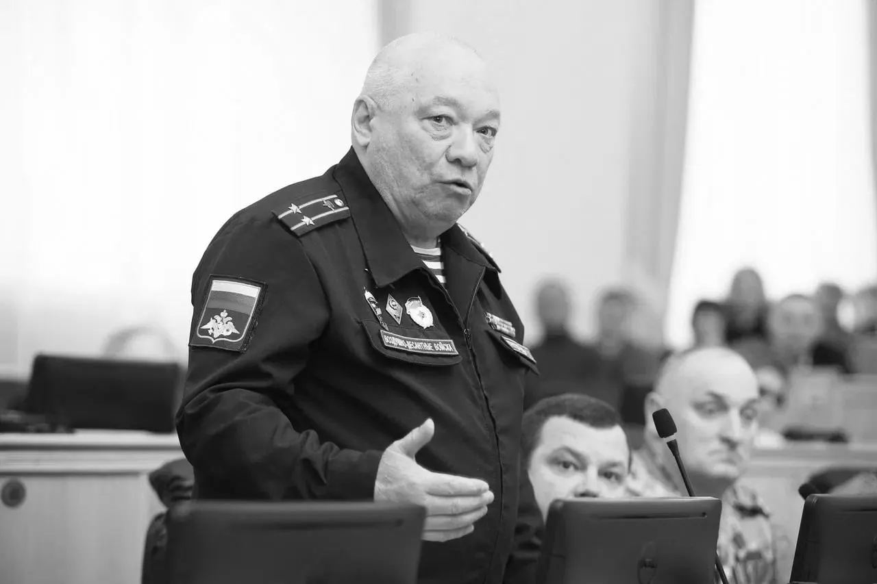 На 68-м году жизни скончался председатель Союза десантников Тюменской области Григорий Григорьев. По словам коллег, причиной стала мгновенная смерть — сердечный приступ; дату прощания объявят позже.