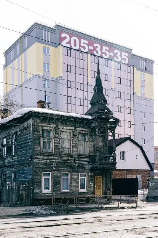 В состав градостроительного совета Самарской области вошли в основном чиновники — из него исключили представителей защиты культурного наследия, в том числе Нину Казачкову. Эксперты предупреждают о риске ослабления контроля над застройкой; активисты готовят обращение в минстерство с требованием вернуть представителя общественности.