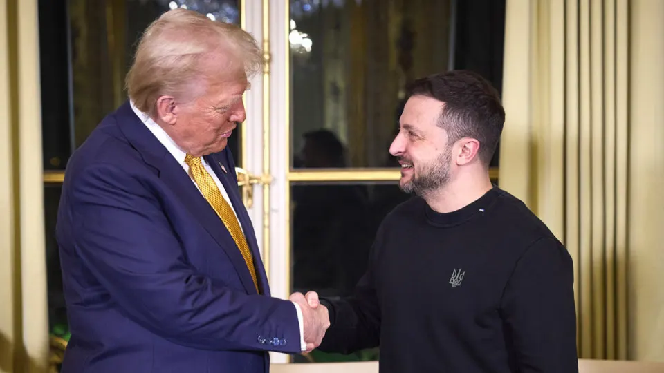 На саммите G7 Дональд Трамп положительно отозвался о действиях Владимира Зеленского, рекомендовал действовать смелее и поддержать давление на Москву. В Киеве анонсировали операцию в Крыму, Москва настаивает на нейтрализации последствий ударов по гражданской инфраструктуре.
