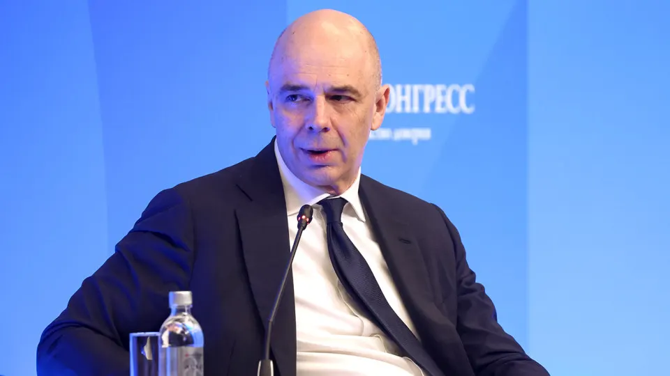 Правительство заявляет о росте дефицита бюджета в 2024 году и переносе срока достижения первичного баланса на 2029 год. Планируется сокращение неприоритетных расходов при сохранении финансирования войны, соцвыплат и технологического развития.