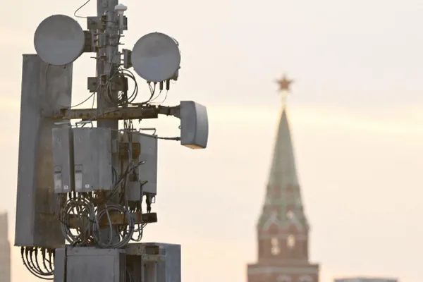 На совещании с представителями IT‑отрасли заместитель главы Роскомнадзора Олег Терляков заявил, что Telegram полностью заблокирован. Участники встречи, в том числе предприниматель Игорь Ашманов и Наталья Касперская, заметили, что сервис продолжает работать.